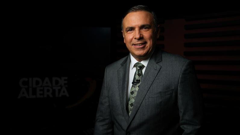 Reinado Gottino apresenta o 'Cidade Alerta'