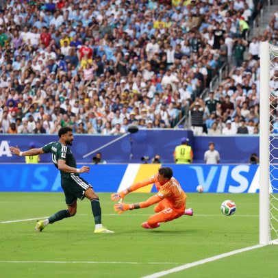 Uruguai reage no fim e arranca empate com a Arábia Saudita na estreia da Copa
