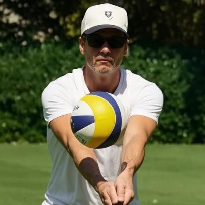 Tom Brady testa o vôlei e brasileiros reagem