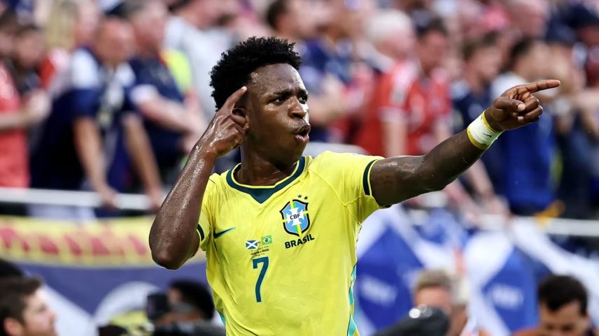 Vini Jr. dispara com Ancelotti e já encosta em Kaká entre os jogadores mais decisivos do treinador
