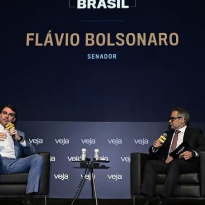 Flávio Bolsonaro aponta erro no governo do pai