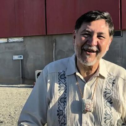 Senador mexicano visita a seleção do Irã