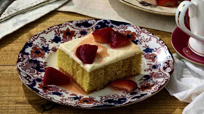 Receita de Bolo Pound Cake com Cobertura de Manteiga Morna