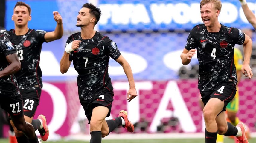 Canadá faz no finalzinho e avança para as oitavas da Copa pela primeira vez na história