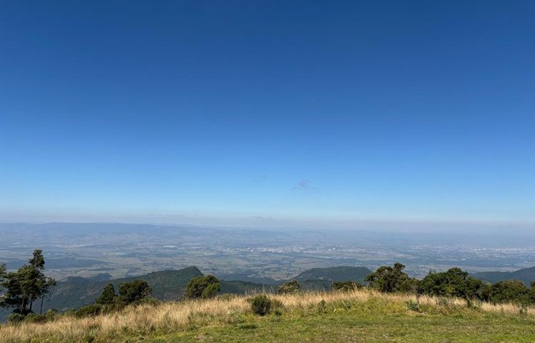 Diminuição da nebulosidade e presença de ar frio polar deixam Sudeste mais frio no fim da semana. (Foto: Região da Serra da Mantiqueira (MG), por Stefanie Tozzo)