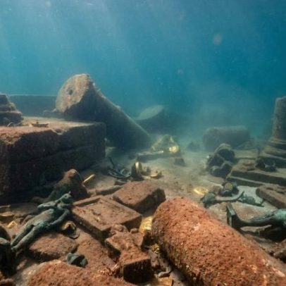 Mergulhadores encontram templo, joias de ouro e santuário de Afrodite em cidade submersa