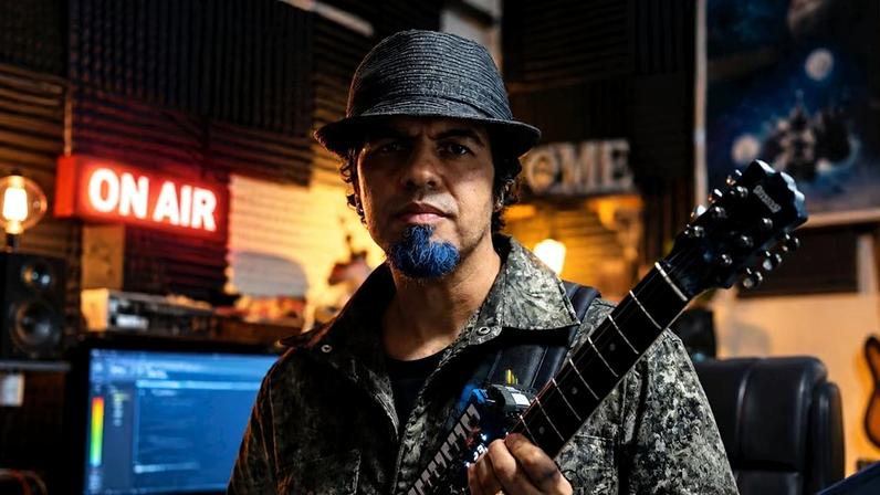 Multi-instrumentista Flávio Ferreira de Souza desenvolve método de ensino musical para crianças