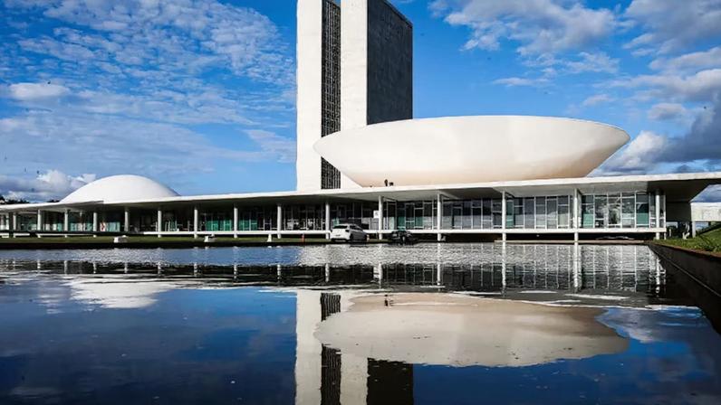 Cenário internacional de juros mais altos aumenta pressão para ajustes fiscal no próximo governo