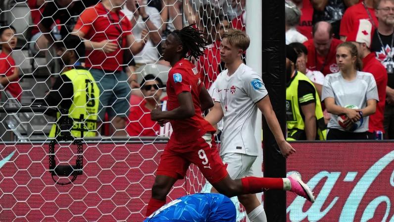 Manzambi foi decisivo no duelo entre Suíça e Canadá, em Vancouver.