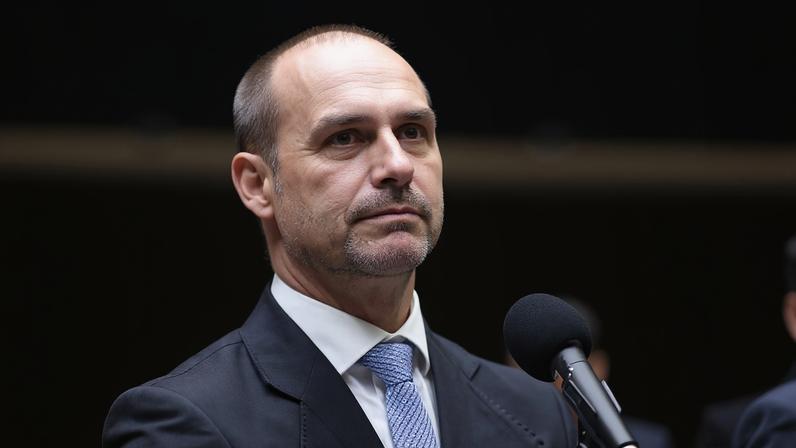 Moraes reage a publicações de Eduardo Bolsonaro durante julgamento