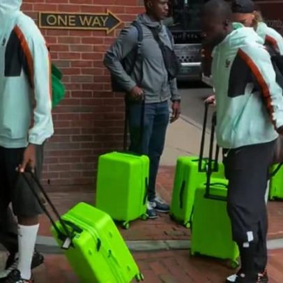 Torcedores franceses recebem os Bleus com calor em Boston
