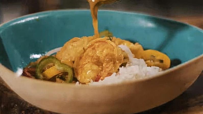 Moqueca de camarão em 1 minuto: aprenda o passo a passo