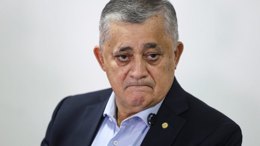 Guimarães reforça autonomia da PF e diz que apuração seguirá doa a quem doer