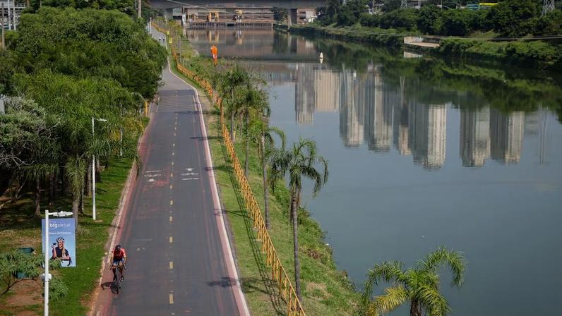 Parque Linear Bruno Covas, às margens do Rio Pinheiros, é gerido pela Emae.