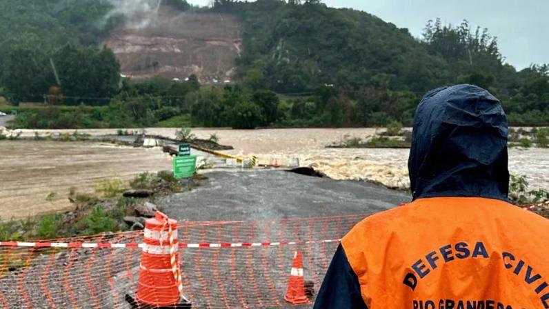 Defesa Civil do RS atuando na enchente de 2024