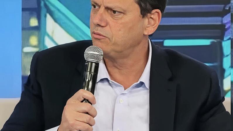 Tarcísio tem contas aprovadas, mas tribunal cobra ajustes; na imagem, o governador Tarcísio Freitas