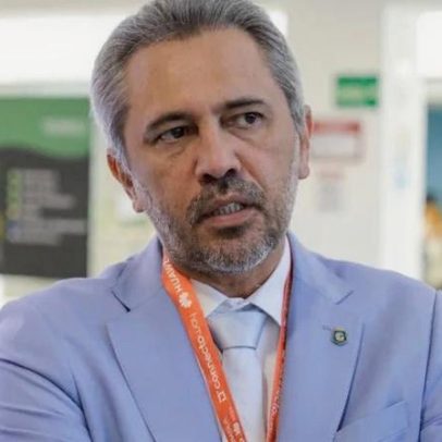 Elmano apoia discurso de Lula e chama Flávio Bolsonaro de traidor da pátria