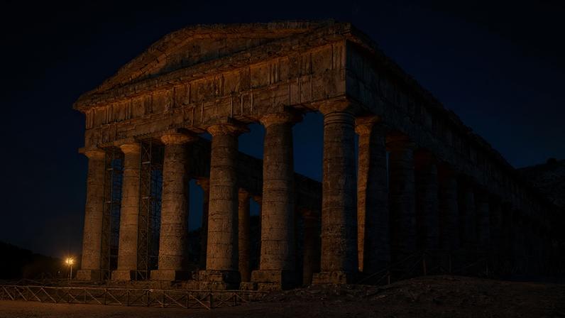 Arena romana preservada do século um construída em pedra calcária na costa da Croácia – Créditos: depositphotos.com / kasto