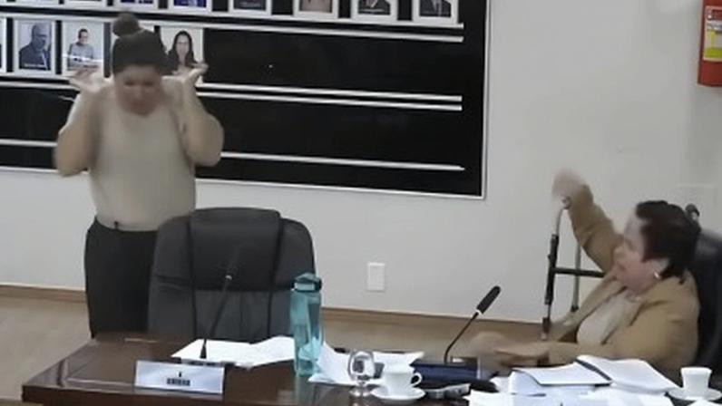 Vereadora Dorinha Melgaço (Republicanos) se irritou durante sessão na Câmara Municipal de Unaí (MG)