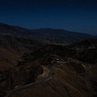 Rodovia no Marrocos atinge 2.260 m de altitude na Cordilheira do Atlas