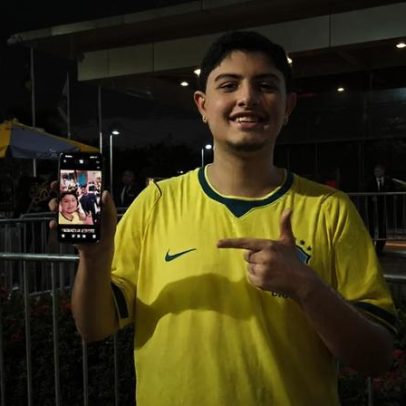 Torcedor paga diária em hotel e tira fotos com a Seleção antes da Copa
