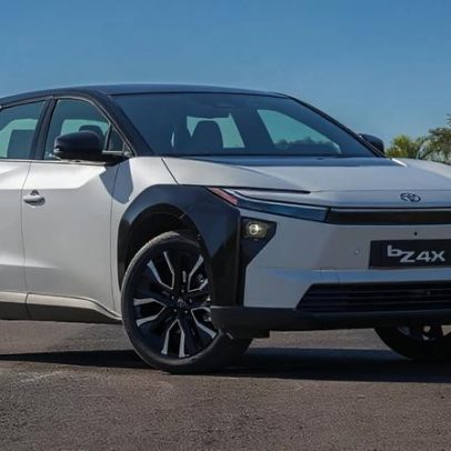Toyota lança primeiro 100% elétrico no Brasil e mantém estratégia curiosa