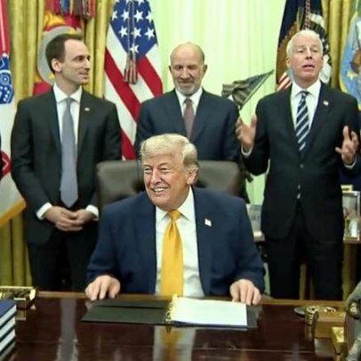 Trump ironiza secretário em cerimônia sobre computação quântica