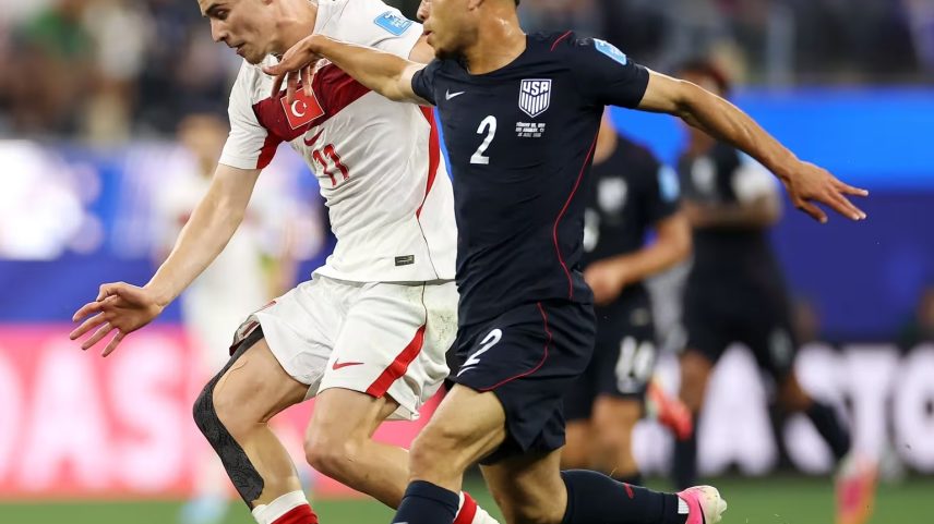 Turquia vence os Estados Unidos no fim e se despede da Copa com vitória dramática