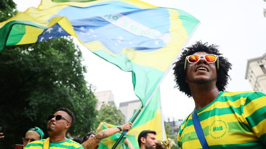 Hino nacional brasileiro foi eleito o mais bonito entre os 48 países