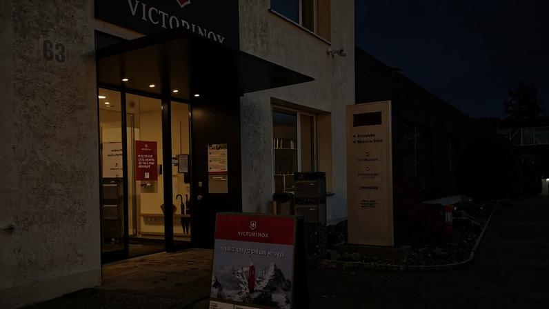 Fábrica da Victorinox em Delémont, na Suíça (Foto: Bloomberg Línea)