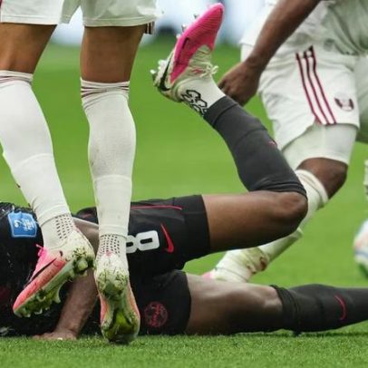 Jogador canadense sofre falta e fratura grave na perna na Copa 2026