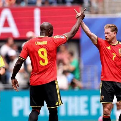Lukaku entra no banco, participa de gol em 22 segundos e salva Bélgica