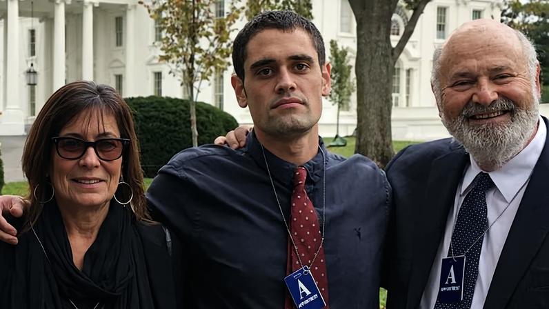 Rob (à direita) e Michele Reiner (à esquerda) foram mortos a facadas em dezembro de 2025