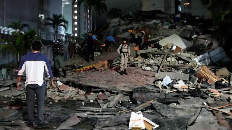 Sequência de abalos secundários manteve a região em alerta; tremor principal foi o mais forte registrado na Venezuela desde 1900, segundo o USGS