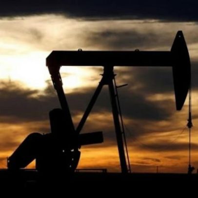Petróleo fica perto de US$95 com alta no Oriente Médio e risco à oferta