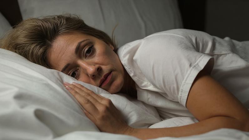 Queda de hormônios na menopausa abala o sono
