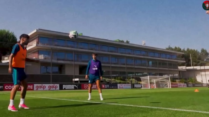 Confira as imagens do treino da seleção portuguesa antes do jogo de preparação para a Copa do Mundo contra o Chile.