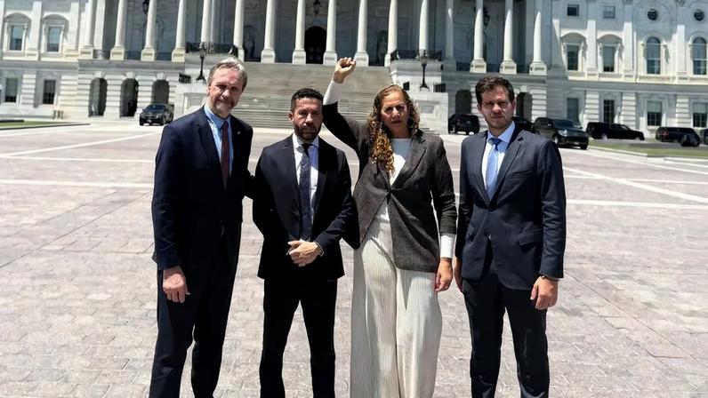 Pedro Uczai, André Janones, Jandira Feghali e Pedro Campos compõem a comitiva