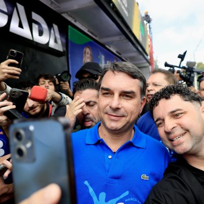 Marcha para Jesus reúne Flávio Bolsonaro, Messias e Tarcísio em SP