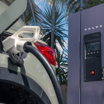 Volvo encerra recarga gratuita e passa a cobrar clientes da marca