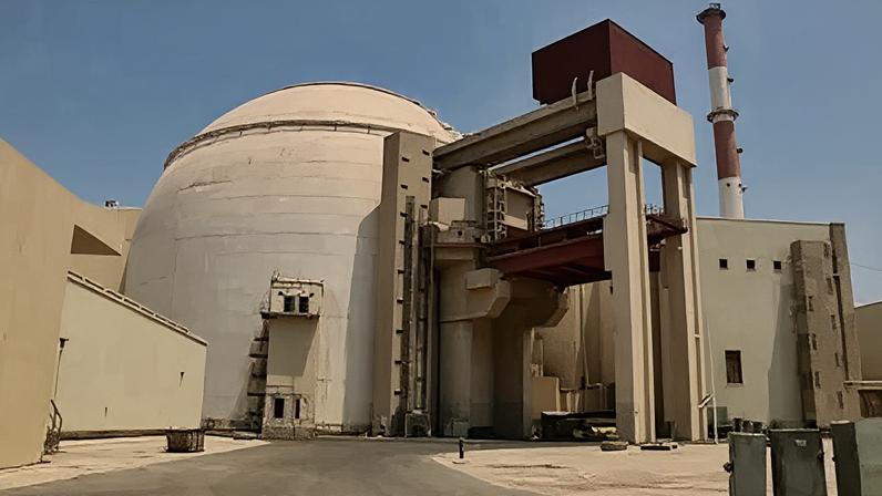 Agência nuclear da ONU pede moderação após o Irã afirmar que “projétil hostil” atingiu local de usina nuclear