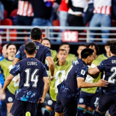 Paraguai vence Turquia e EUA avançam em 1º lugar à segunda fase