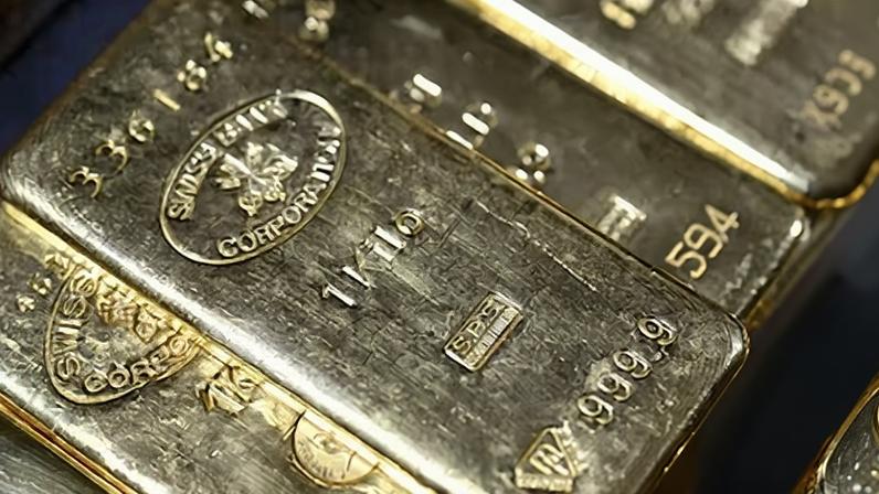 Ouro cai abaixo de US$ 4.000 a onça pela primeira vez desde novembro