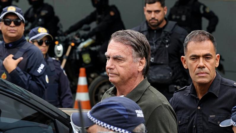 Ex-presidente justificou inutilização de arma após ‘confusão cognitiva’ por fortes medicamentos