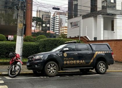Instituição financeira foi alvo de operação da PF nesta terça-feira (23), e órgão aponta práticas similares às do Banco Master