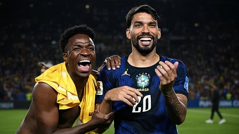 Vinícius Jr e Lucas Paquetá após a partida contra o Haiti