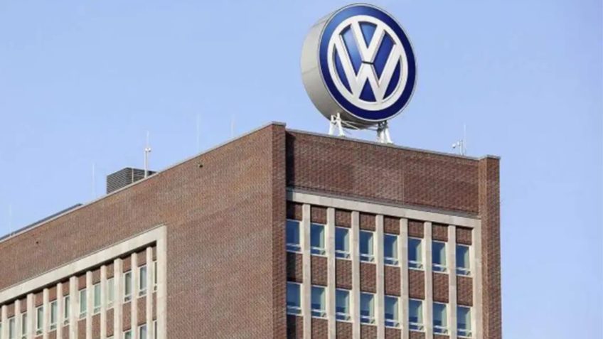 Antes da condenação individual, a empresa já havia sido condenada em uma ação civil coletiva relacionada ao mesmo caso; na imagem, um prédio com o símbolo da Volskwagen