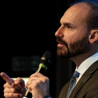 PGR pede condenação de Eduardo Bolsonaro por coação a ministros do STF