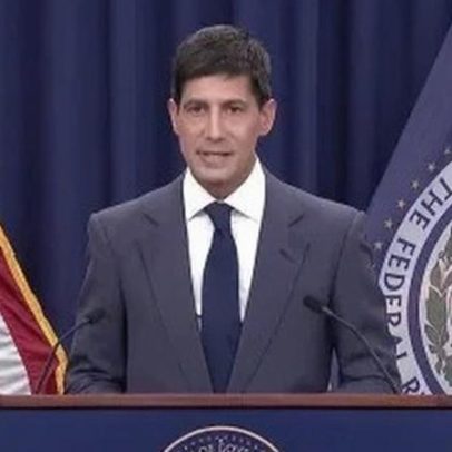 Warsh inicia mandato no Fed com mudança na comunicação do BC dos EUA