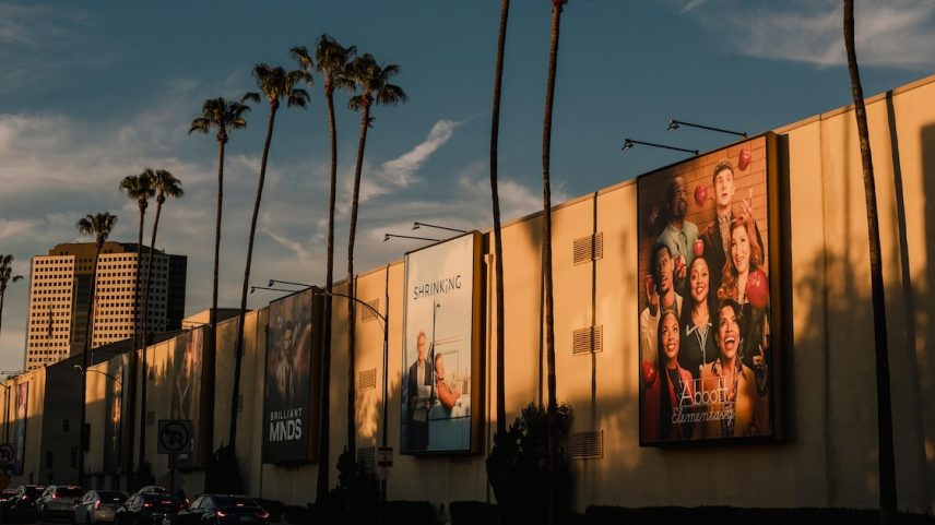 Estúdios da Warner Bros em Burbank, na Califórnia; Departamento de Justiça dos EUA não contestou fusão com a Paramount